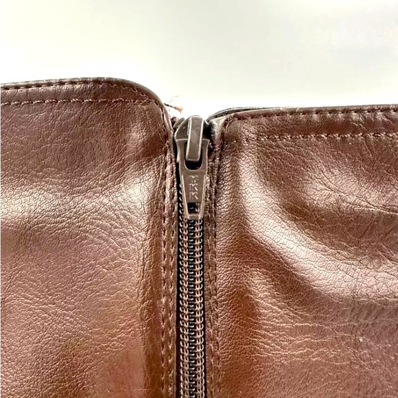 Croft & Barrow Women's Peyote Knee-High Zip Up Fashion Boots
Brown Size 8 - Picture 4 of 7